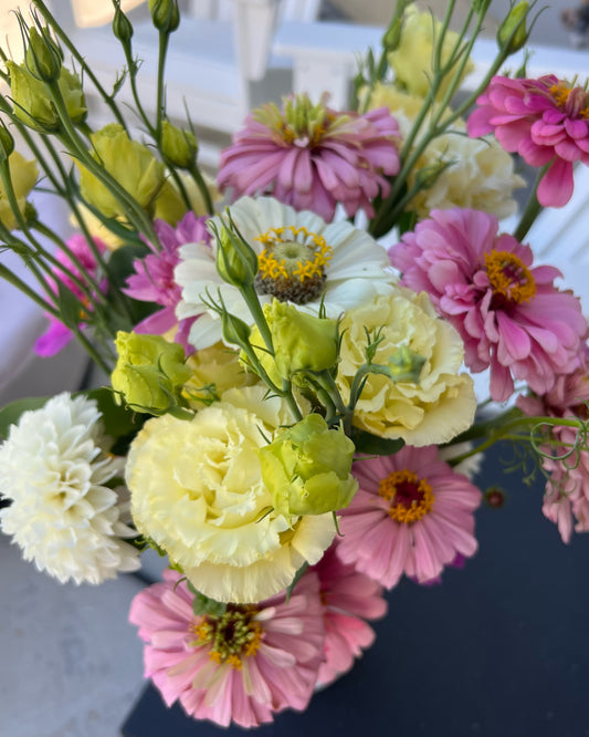 cut flower garden bouquet summer